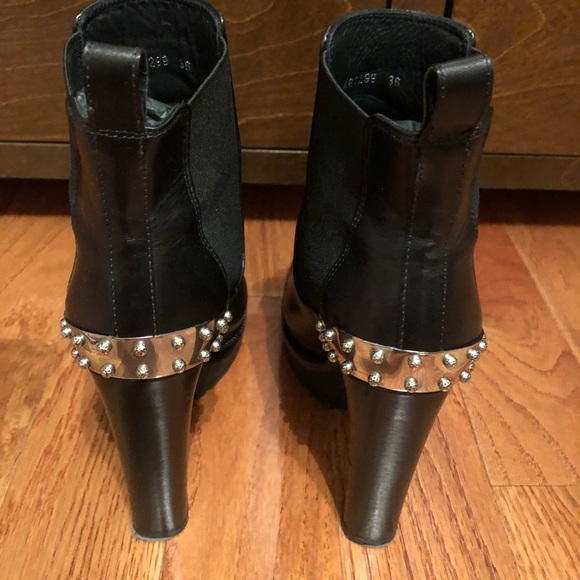 Alexander McQueen Mod Boots - Picture 4 of 8